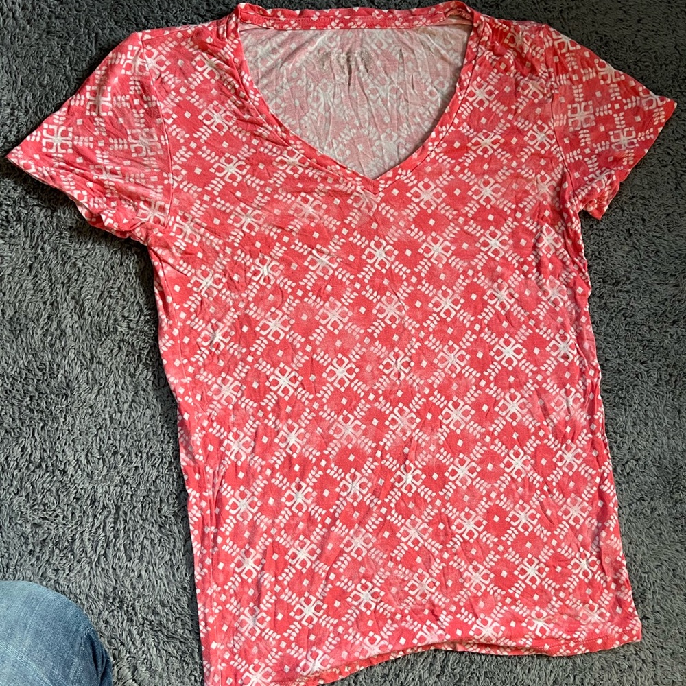 Mudd Women's Pink Patterned V-Neck Cotton Top, Shirt